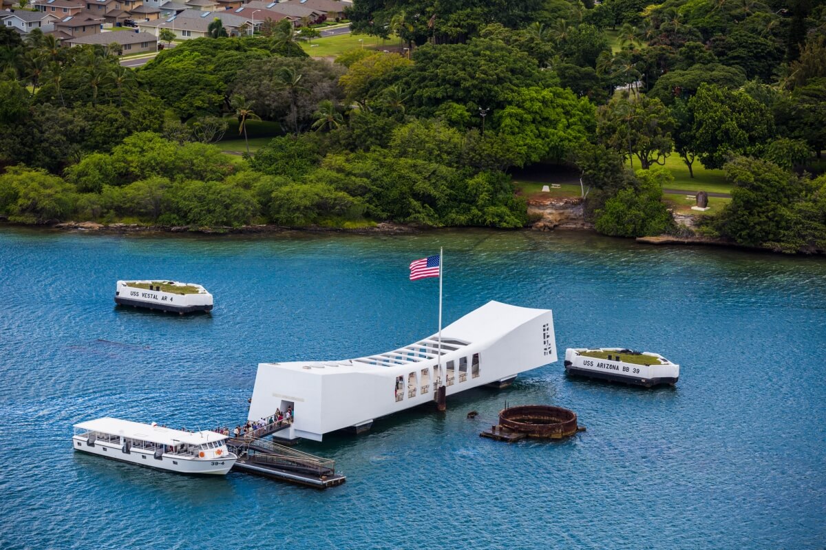 aerial photo of pearl harbor memorial site day trip from maui to oahu hawaii