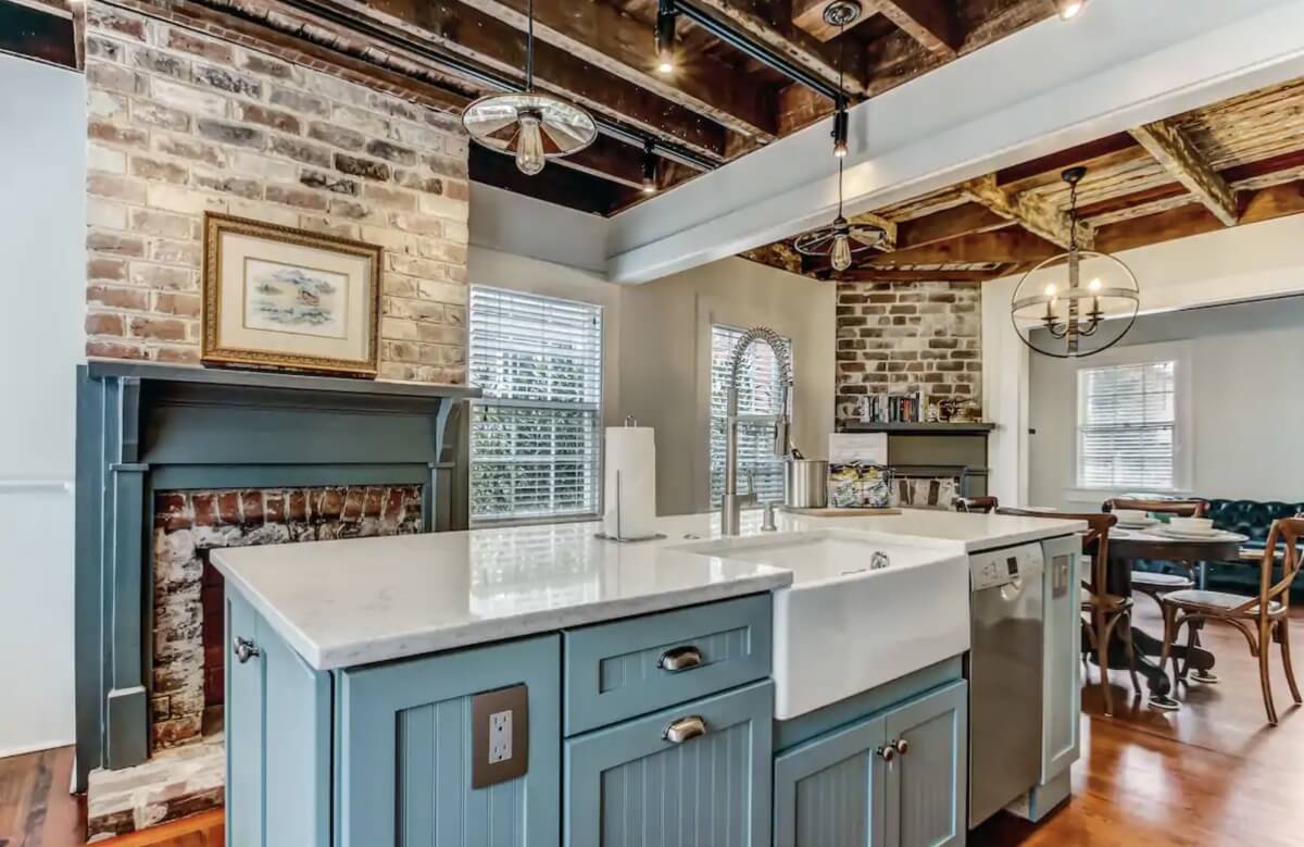 historic downtown home airbnbs in savannah