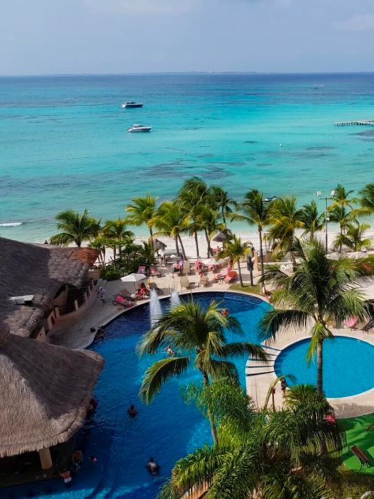 10 Best Caribbean Islands to Visit During the Fall-Cover image