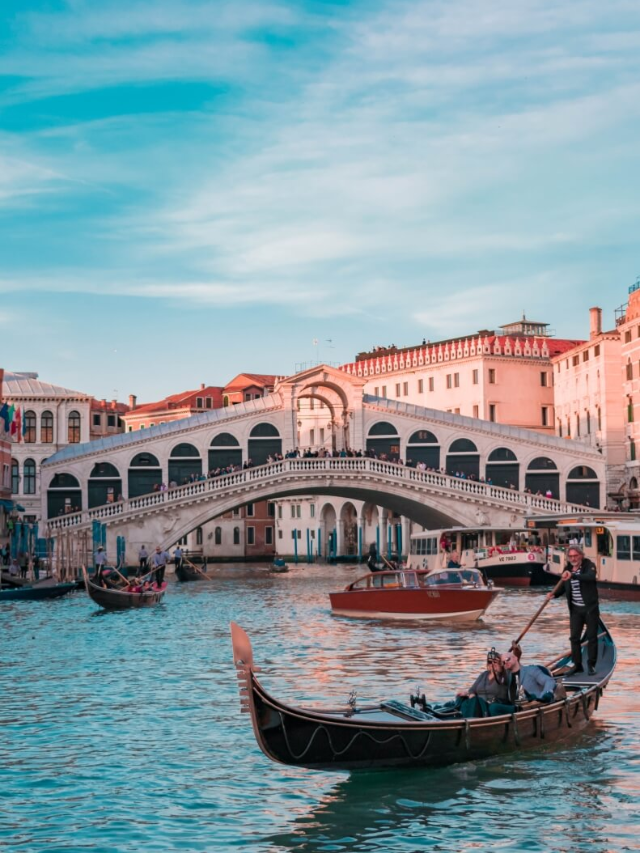 15 Best Things to Do in Venice, Italy: Gondolas, Colorful Islands, And More! Story