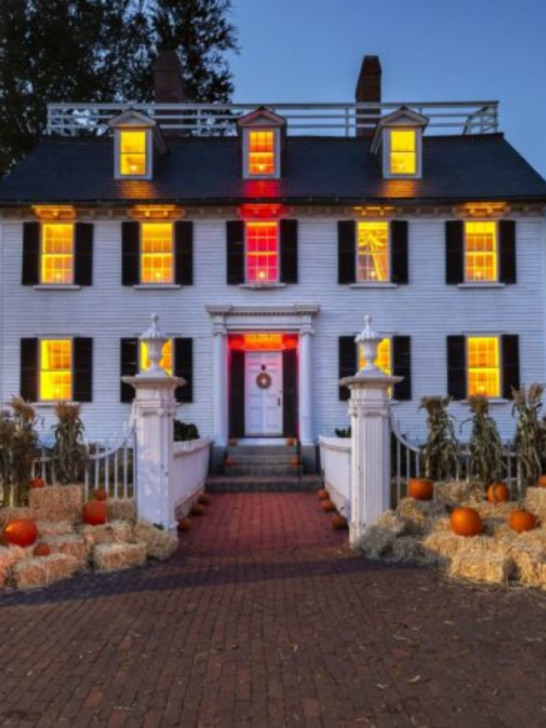 The Best Places To Visit At Halloween In The United States-Cover image